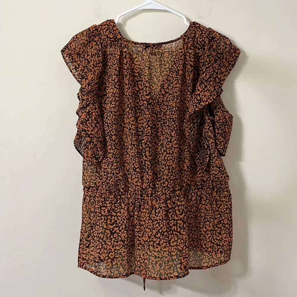 Topshop Animal Print Sheer Plisse Top Size 6 - Picture 8 of 8